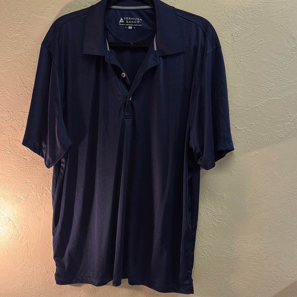 Navy Blue Polo Shirt with Short Sleeves and Relaxed Fit
